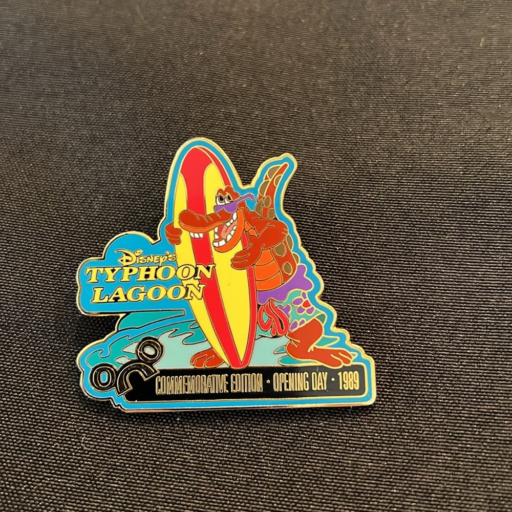 WDW June 2000 Pin of the Month - Typhoon
Lagoon